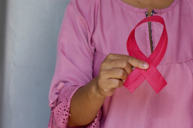 Understanding Breast Cancer: Symptoms, Diagnosis, and Treatment Options